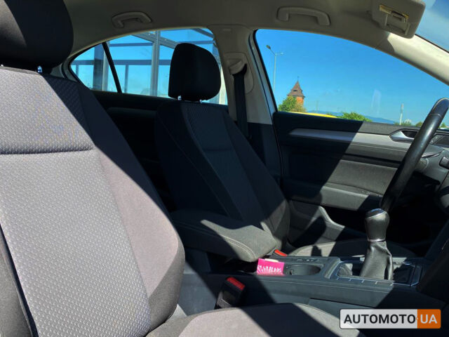 Білий Фольксваген Пассат, об'ємом двигуна 1.6 л та пробігом 233 тис. км за 14990 $, фото 15 на Automoto.ua