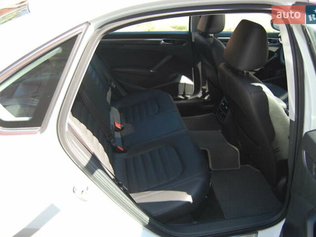 Белый Фольксваген Пассат, объемом двигателя 1.8 л и пробегом 123 тыс. км за 16000 $, фото 96 на Automoto.ua