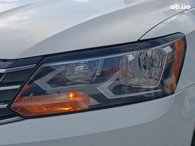 Белый Фольксваген Пассат, объемом двигателя 1.8 л и пробегом 134 тыс. км за 12490 $, фото 4 на Automoto.ua