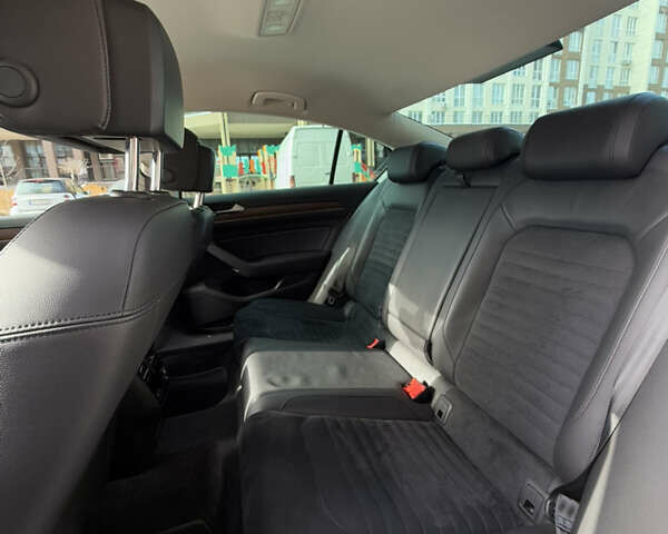 Белый Фольксваген Пассат, объемом двигателя 1.8 л и пробегом 126 тыс. км за 17000 $, фото 32 на Automoto.ua