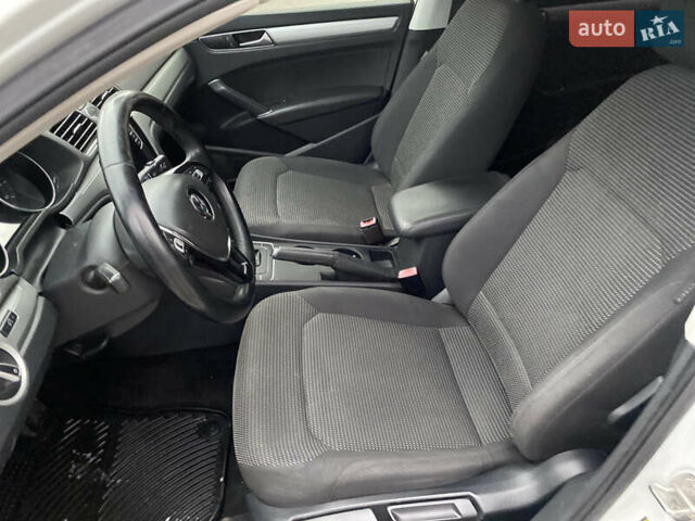 Белый Фольксваген Пассат, объемом двигателя 1.8 л и пробегом 152 тыс. км за 13200 $, фото 14 на Automoto.ua