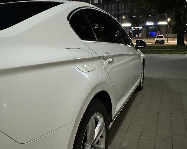 Белый Фольксваген Пассат, объемом двигателя 1.97 л и пробегом 261 тыс. км за 16600 $, фото 2 на Automoto.ua