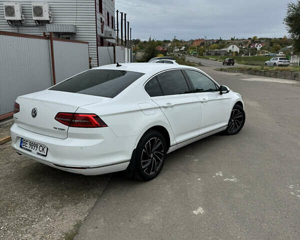 Белый Фольксваген Пассат, объемом двигателя 1.8 л и пробегом 190 тыс. км за 16500 $, фото 3 на Automoto.ua