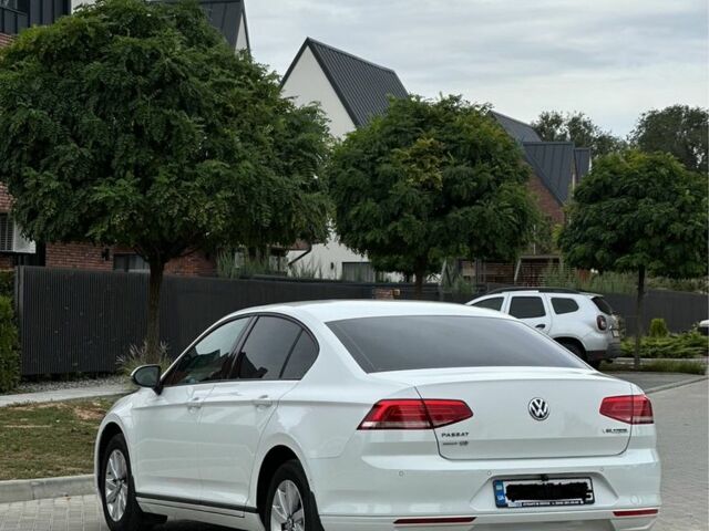 Фольксваген Пассат 2015 в Черкассах на Automoto.ua Белый Фольксваген Пассат, объемом двигателя 1.4 л и пробегом 149 тыс. км за 14750 $, фото 4 на Automoto.ua