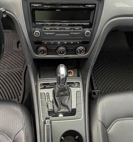 Белый Фольксваген Пассат, объемом двигателя 1.8 л и пробегом 182 тыс. км за 11350 $, фото 11 на Automoto.ua