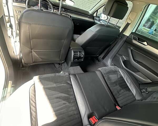 Белый Фольксваген Пассат, объемом двигателя 1.97 л и пробегом 309 тыс. км за 16500 $, фото 15 на Automoto.ua