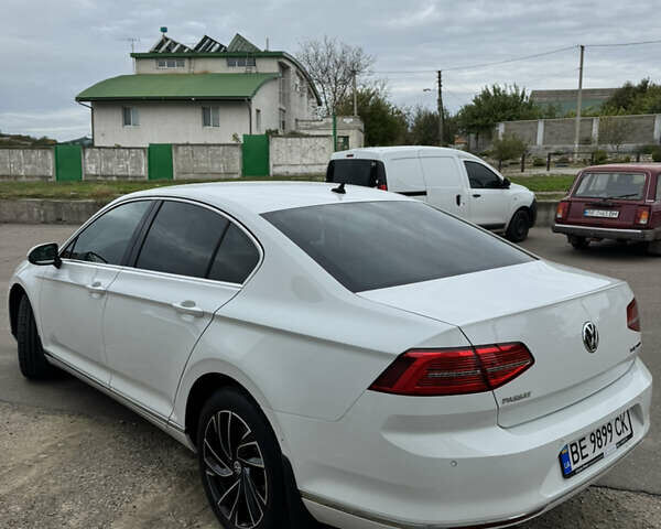 Белый Фольксваген Пассат, объемом двигателя 1.8 л и пробегом 190 тыс. км за 16500 $, фото 5 на Automoto.ua
