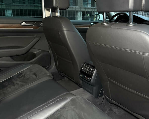 Белый Фольксваген Пассат, объемом двигателя 1.8 л и пробегом 130 тыс. км за 16900 $, фото 31 на Automoto.ua