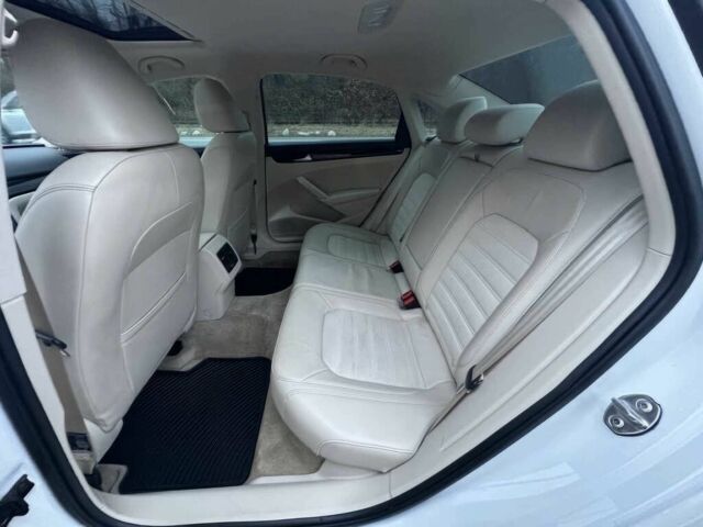 Белый Фольксваген Пассат, объемом двигателя 1.8 л и пробегом 80 тыс. км за 7400 $, фото 10 на Automoto.ua