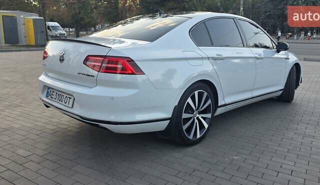 Белый Фольксваген Пассат, объемом двигателя 1.97 л и пробегом 235 тыс. км за 20000 $, фото 6 на Automoto.ua