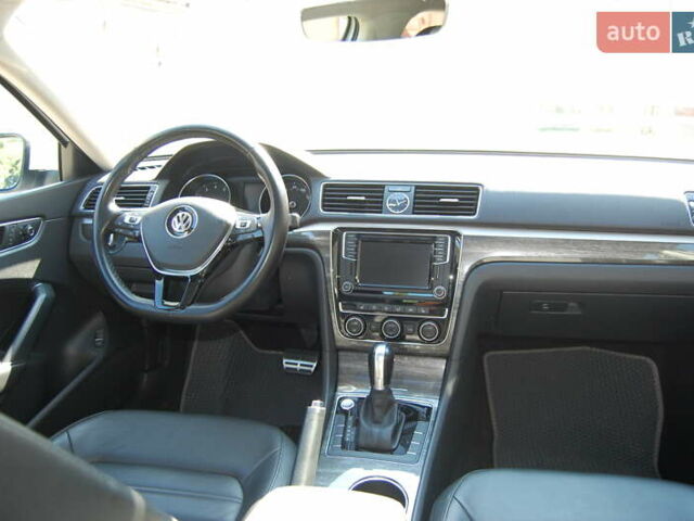 Белый Фольксваген Пассат, объемом двигателя 1.8 л и пробегом 123 тыс. км за 16000 $, фото 83 на Automoto.ua