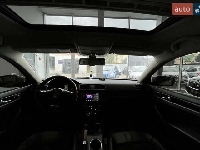 Білий Фольксваген Пассат, об'ємом двигуна 3.6 л та пробігом 124 тис. км за 11000 $, фото 24 на Automoto.ua