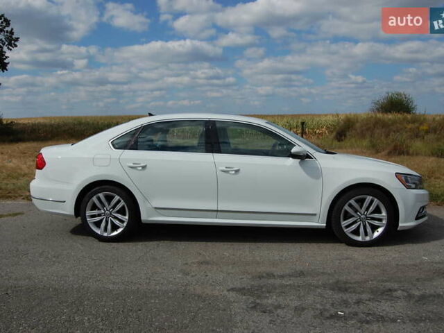 Белый Фольксваген Пассат, объемом двигателя 1.8 л и пробегом 123 тыс. км за 16000 $, фото 6 на Automoto.ua