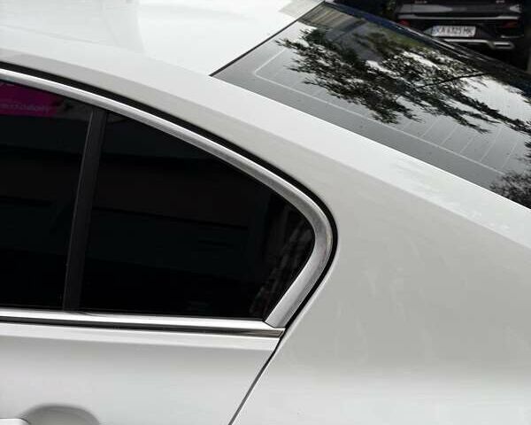 Белый Фольксваген Пассат, объемом двигателя 1.8 л и пробегом 142 тыс. км за 16690 $, фото 13 на Automoto.ua