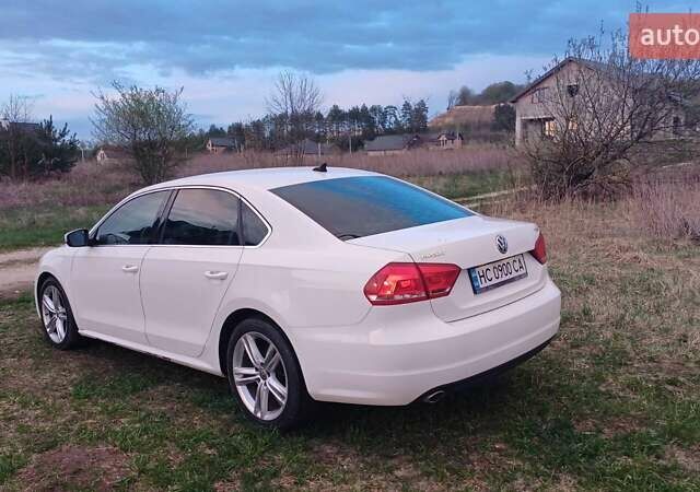 Белый Фольксваген Пассат, объемом двигателя 1.97 л и пробегом 250 тыс. км за 11900 $, фото 4 на Automoto.ua