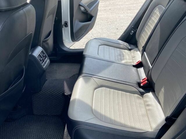 Фольксваген Пассат 2015 в Александрие на Automoto.ua Белый Фольксваген Пассат, объемом двигателя 0 л и пробегом 186 тыс. км за 11700 $, фото 4 на Automoto.ua