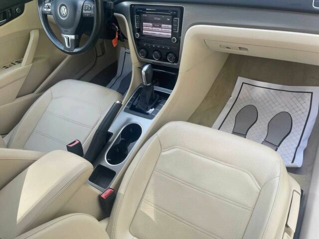 Білий Фольксваген Пассат, об'ємом двигуна 1.8 л та пробігом 80 тис. км за 4500 $, фото 8 на Automoto.ua