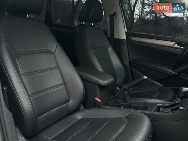 Белый Фольксваген Пассат, объемом двигателя 1.8 л и пробегом 269 тыс. км за 10599 $, фото 13 на Automoto.ua