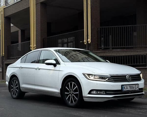 Белый Фольксваген Пассат, объемом двигателя 1.8 л и пробегом 130 тыс. км за 16900 $, фото 1 на Automoto.ua