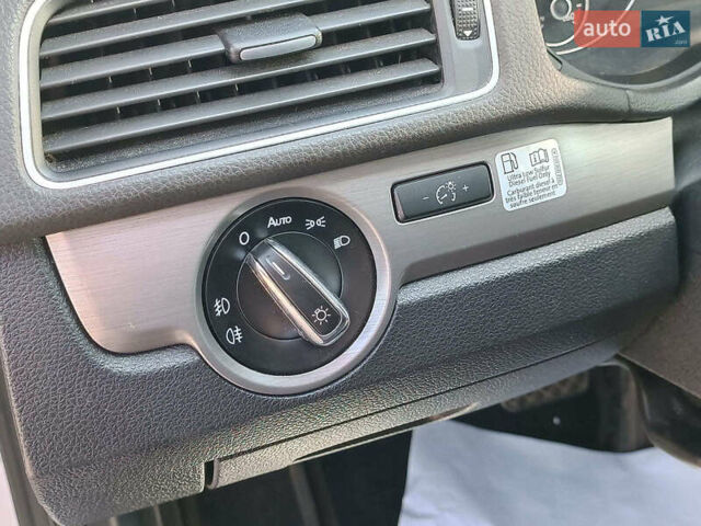 Белый Фольксваген Пассат, объемом двигателя 2 л и пробегом 232 тыс. км за 10990 $, фото 18 на Automoto.ua