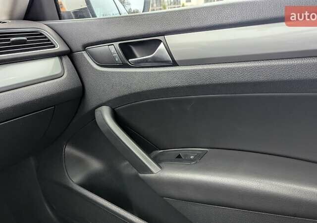 Белый Фольксваген Пассат, объемом двигателя 1.8 л и пробегом 182 тыс. км за 11350 $, фото 8 на Automoto.ua