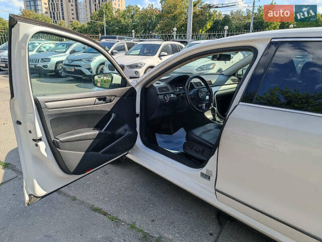 Белый Фольксваген Пассат, объемом двигателя 2 л и пробегом 232 тыс. км за 10990 $, фото 12 на Automoto.ua