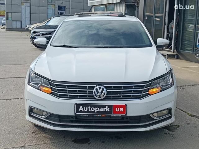 Белый Фольксваген Пассат, объемом двигателя 1.8 л и пробегом 134 тыс. км за 12490 $, фото 1 на Automoto.ua
