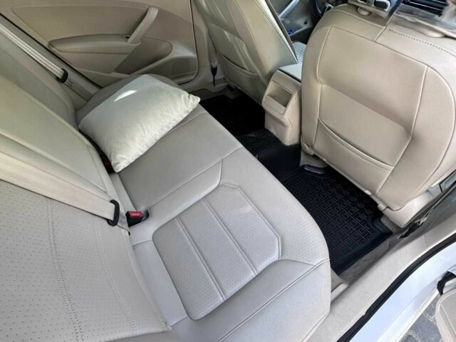 Белый Фольксваген Пассат, объемом двигателя 1.8 л и пробегом 169 тыс. км за 10700 $, фото 14 на Automoto.ua