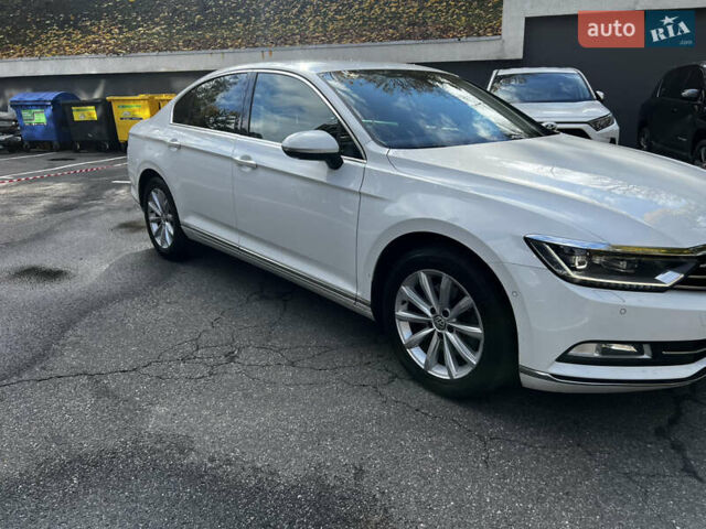 Білий Фольксваген Пассат, об'ємом двигуна 1.8 л та пробігом 170 тис. км за 15500 $, фото 5 на Automoto.ua