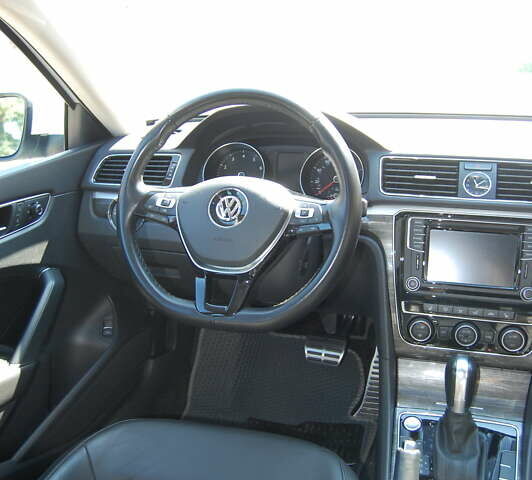 Белый Фольксваген Пассат, объемом двигателя 1.8 л и пробегом 123 тыс. км за 16000 $, фото 81 на Automoto.ua