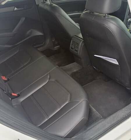 Белый Фольксваген Пассат, объемом двигателя 1.97 л и пробегом 250 тыс. км за 11900 $, фото 18 на Automoto.ua