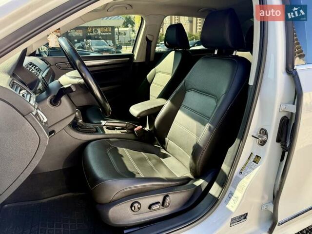 Белый Фольксваген Пассат, объемом двигателя 1.8 л и пробегом 136 тыс. км за 12900 $, фото 8 на Automoto.ua