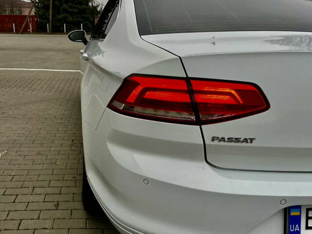 Белый Фольксваген Пассат, объемом двигателя 1.97 л и пробегом 195 тыс. км за 15800 $, фото 4 на Automoto.ua