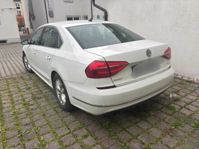 Білий Фольксваген Пассат, об'ємом двигуна 0 л та пробігом 177 тис. км за 11675 $, фото 12 на Automoto.ua