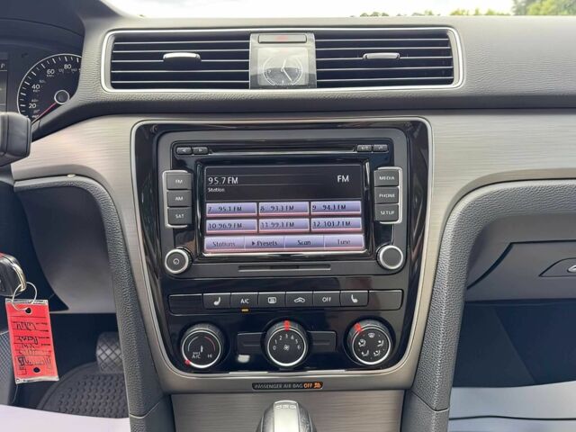 Белый Фольксваген Пассат, объемом двигателя 2 л и пробегом 80 тыс. км за 11000 $, фото 11 на Automoto.ua