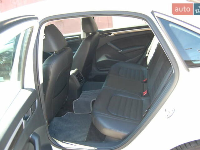 Белый Фольксваген Пассат, объемом двигателя 1.8 л и пробегом 123 тыс. км за 16000 $, фото 60 на Automoto.ua