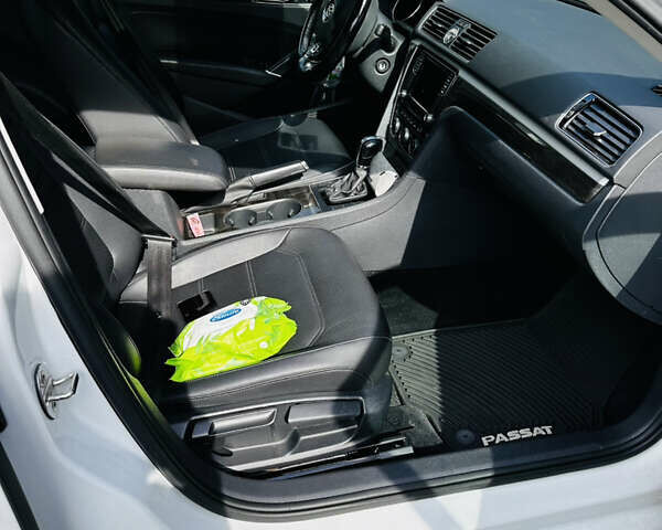 Белый Фольксваген Пассат, объемом двигателя 1.8 л и пробегом 161 тыс. км за 13300 $, фото 8 на Automoto.ua