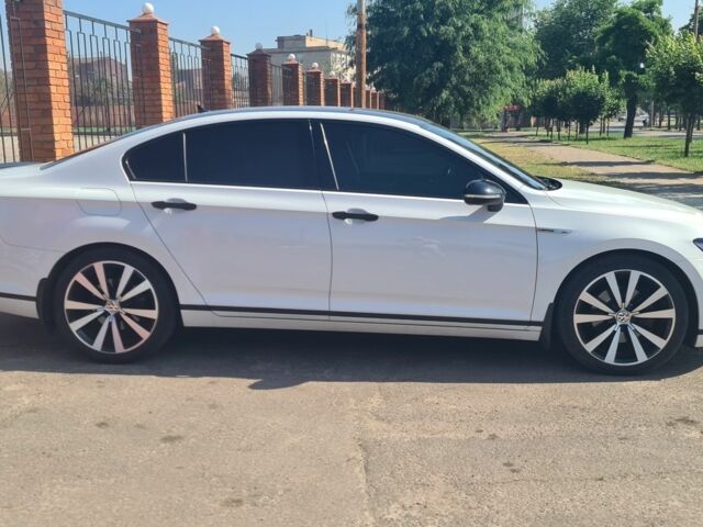 Білий Фольксваген Пассат, об'ємом двигуна 2 л та пробігом 232 тис. км за 19500 $, фото 4 на Automoto.ua