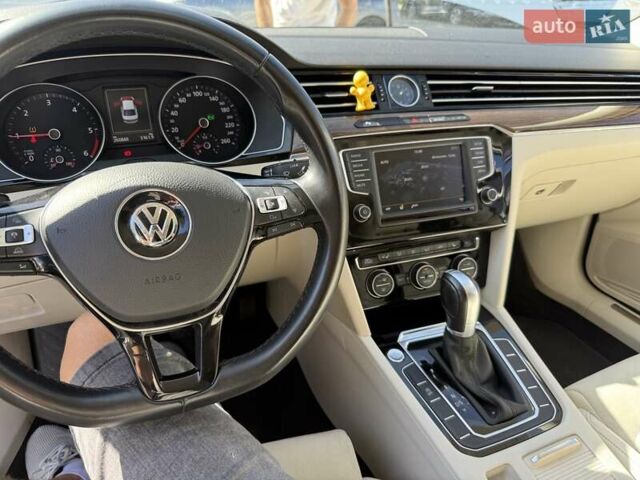 Белый Фольксваген Пассат, объемом двигателя 1.97 л и пробегом 261 тыс. км за 16600 $, фото 17 на Automoto.ua