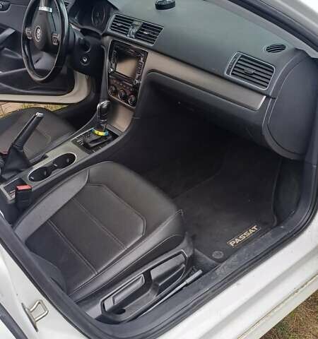 Белый Фольксваген Пассат, объемом двигателя 1.97 л и пробегом 250 тыс. км за 11900 $, фото 17 на Automoto.ua