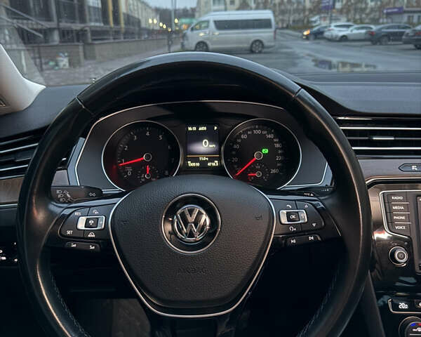 Белый Фольксваген Пассат, объемом двигателя 1.8 л и пробегом 130 тыс. км за 16900 $, фото 49 на Automoto.ua