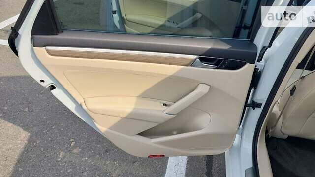 Белый Фольксваген Пассат, объемом двигателя 1.8 л и пробегом 158 тыс. км за 13500 $, фото 17 на Automoto.ua