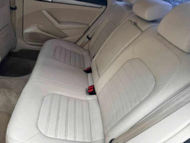 Білий Фольксваген Пассат, об'ємом двигуна 1.8 л та пробігом 76 тис. км за 11500 $, фото 9 на Automoto.ua