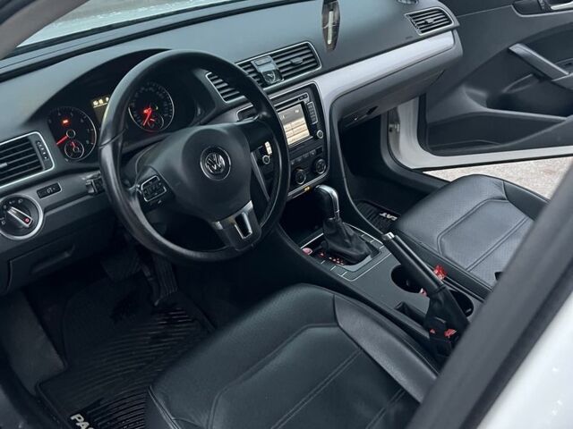 Белый Фольксваген Пассат, объемом двигателя 1.8 л и пробегом 158 тыс. км за 10800 $, фото 5 на Automoto.ua