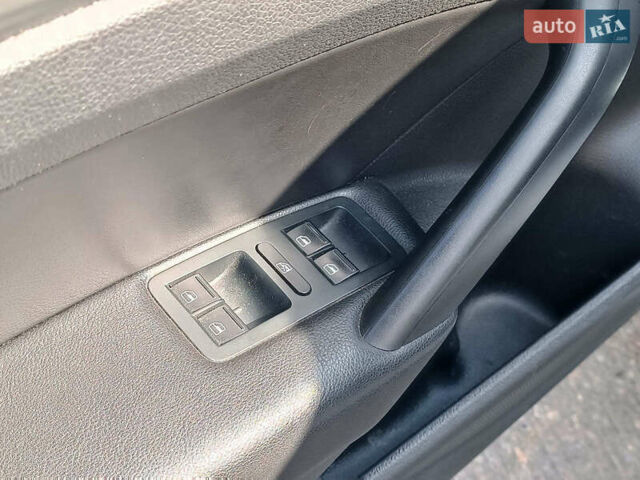 Белый Фольксваген Пассат, объемом двигателя 2 л и пробегом 232 тыс. км за 10990 $, фото 15 на Automoto.ua