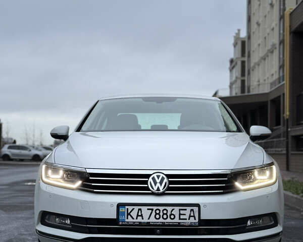 Белый Фольксваген Пассат, объемом двигателя 1.8 л и пробегом 130 тыс. км за 16900 $, фото 3 на Automoto.ua