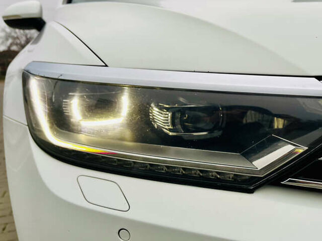 Белый Фольксваген Пассат, объемом двигателя 1.97 л и пробегом 195 тыс. км за 15800 $, фото 7 на Automoto.ua