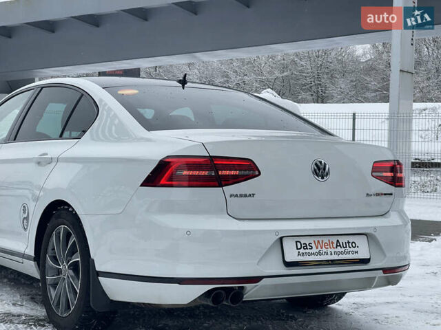 Белый Фольксваген Пассат, объемом двигателя 1.97 л и пробегом 211 тыс. км за 17200 $, фото 13 на Automoto.ua