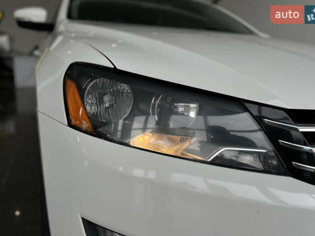 Білий Фольксваген Пассат, об'ємом двигуна 3.6 л та пробігом 124 тис. км за 11000 $, фото 8 на Automoto.ua