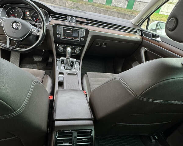 Белый Фольксваген Пассат, объемом двигателя 1.8 л и пробегом 190 тыс. км за 16500 $, фото 8 на Automoto.ua